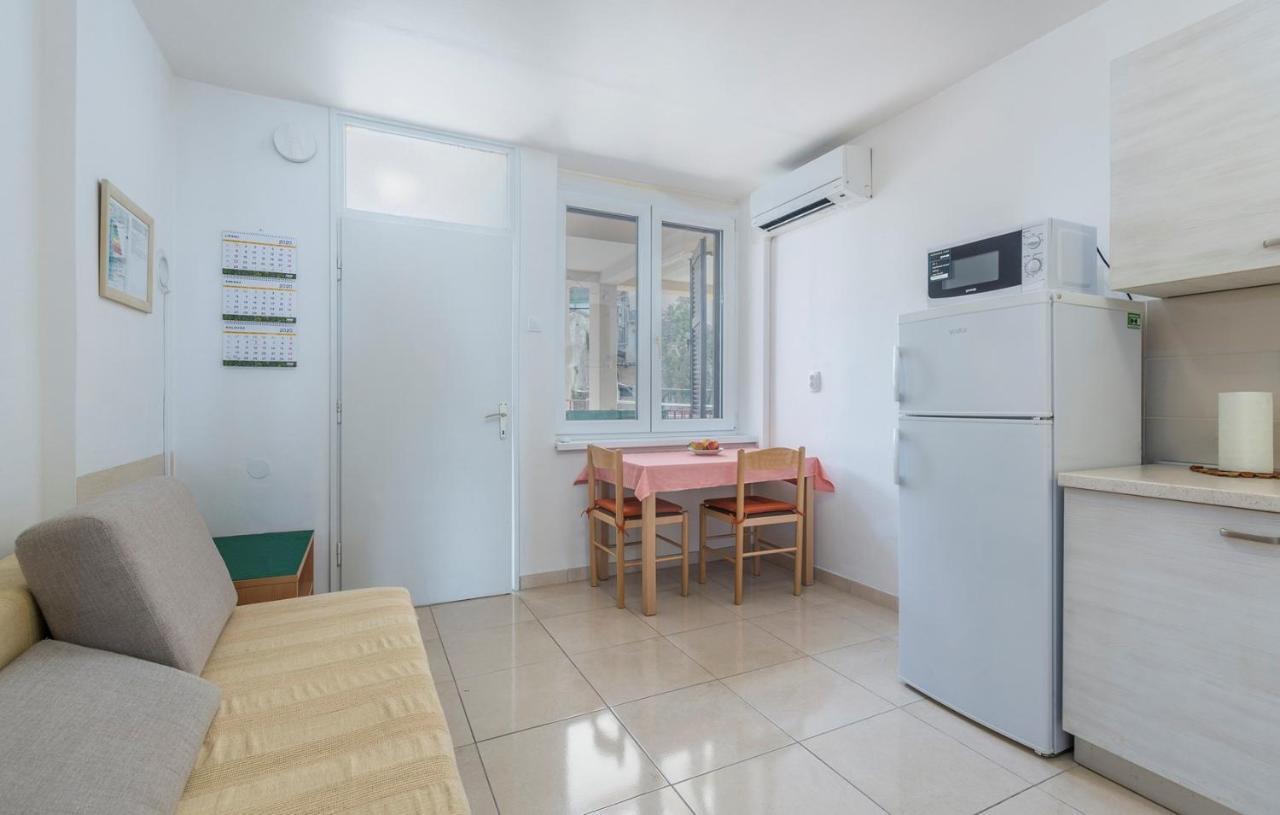 Peskera Apartments Tomicic 波雷奇 客房 照片